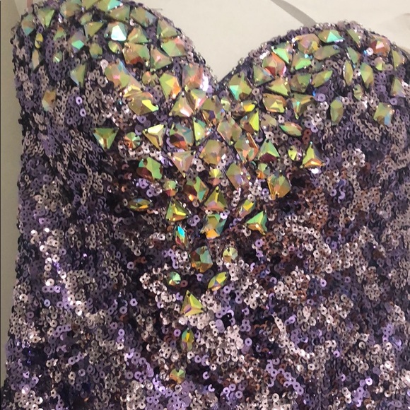 PROM DRESS 💜 - Picture 2 of 8